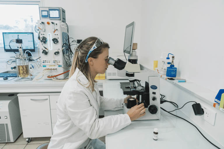 La fermentation microbienne, de la molécule à l’application industrielle